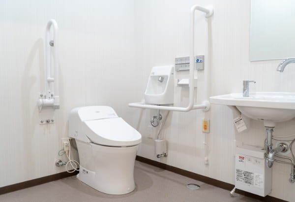 車椅子対応トイレ 写真